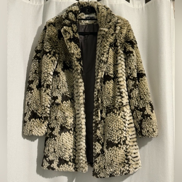 Apparis Sydney Print Faux Fur Coat XS - Picture 2 of 7